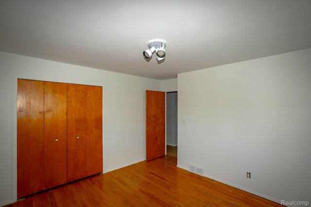 13657 Jenny Drive, Warren, MI 48088