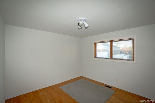 13657 Jenny Drive, Warren, MI 48088