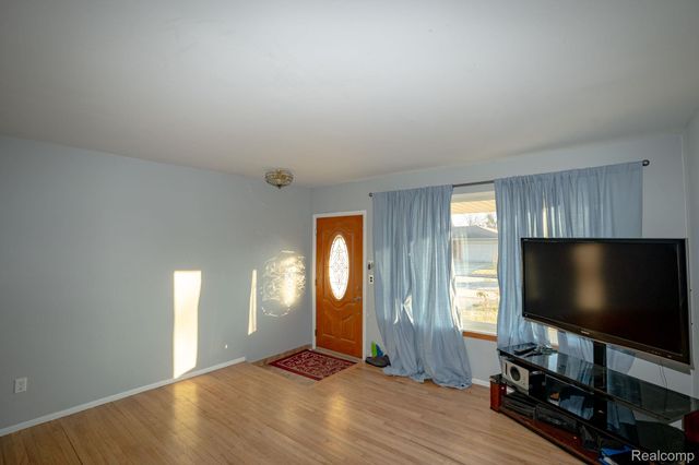 13657 Jenny Drive, Warren, MI 48088