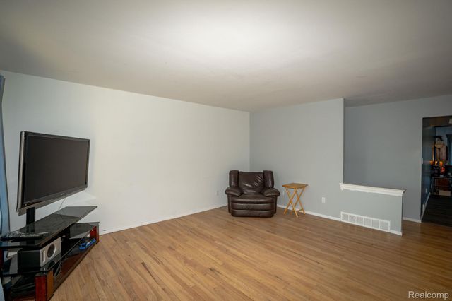 13657 Jenny Drive, Warren, MI 48088