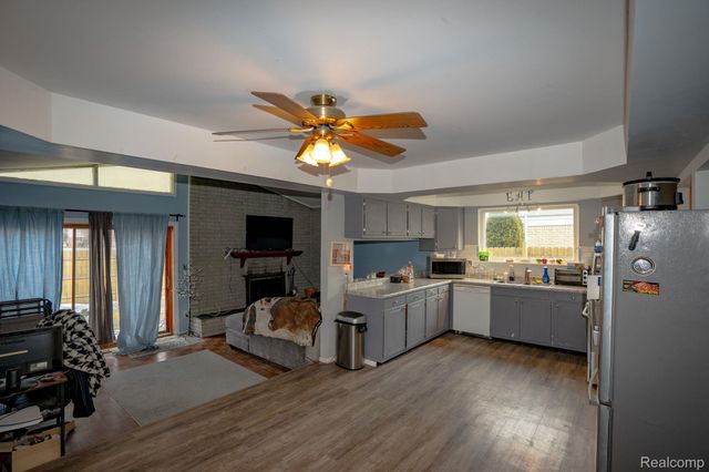 13657 Jenny Drive, Warren, MI 48088