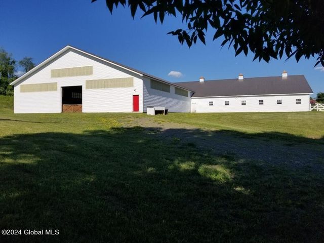 42 Ashcroft Road, Pittstown, NY 12185
