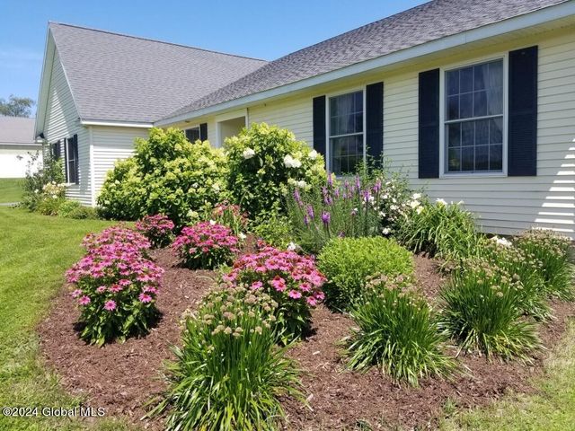 42 Ashcroft Road, Pittstown, NY 12185