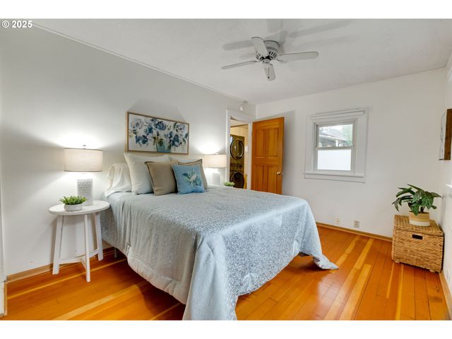 1566 Se SHERRETT St A, Portland, OR 97202