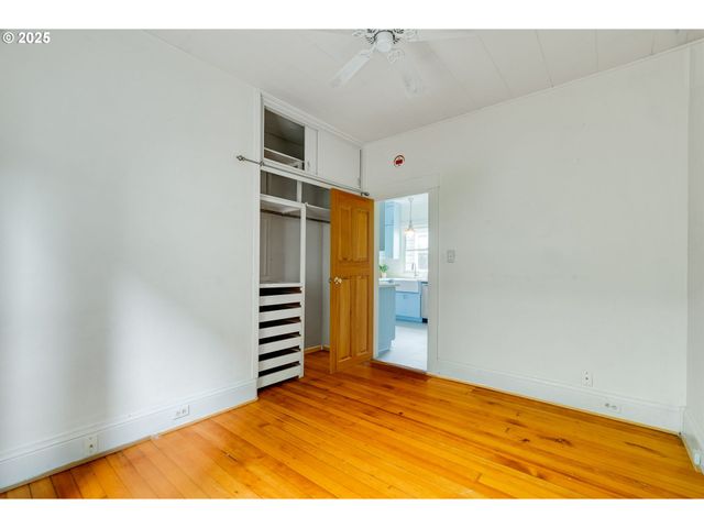 1566 Se SHERRETT St A, Portland, OR 97202