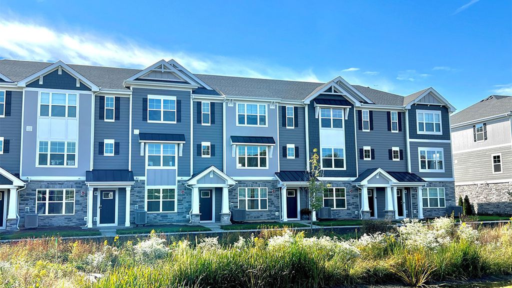 413 lakeshore Court, St. Charles, IL 60174