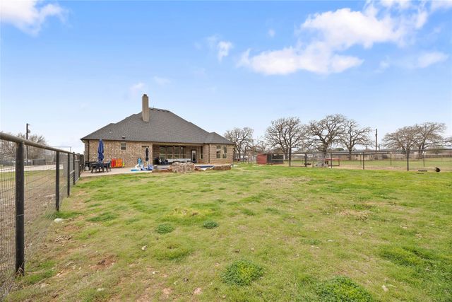 294 County Road 3386, Paradise, TX 76073