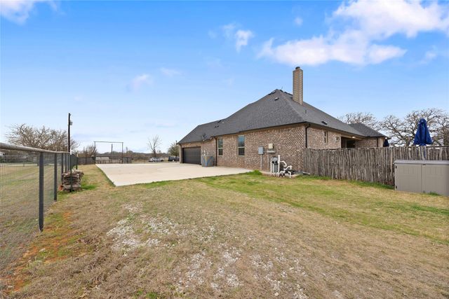 294 County Road 3386, Paradise, TX 76073