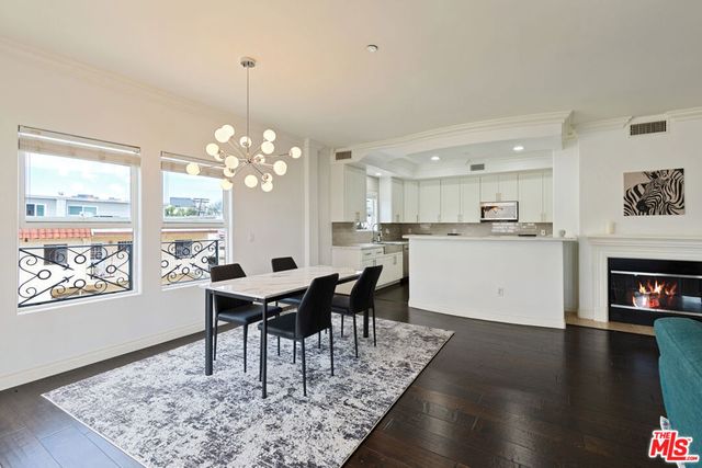 1862 S Bentley Avenue 202, Los Angeles, CA 90025