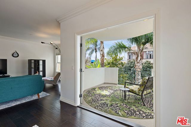1862 S Bentley Avenue 202, Los Angeles, CA 90025