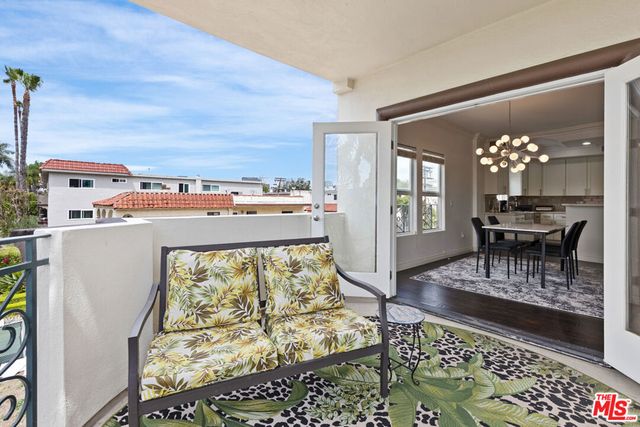 1862 S Bentley Avenue 202, Los Angeles, CA 90025