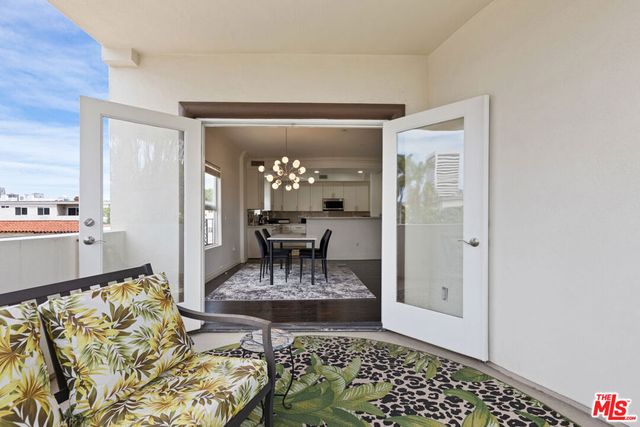 1862 S Bentley Avenue 202, Los Angeles, CA 90025