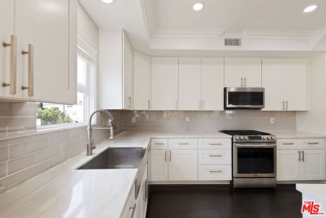 1862 S Bentley Avenue 202, Los Angeles, CA 90025