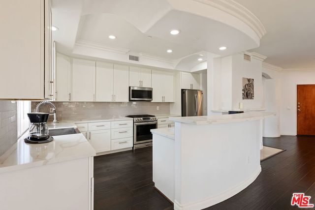 1862 S Bentley Avenue 202, Los Angeles, CA 90025
