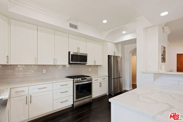 1862 S Bentley Avenue 202, Los Angeles, CA 90025