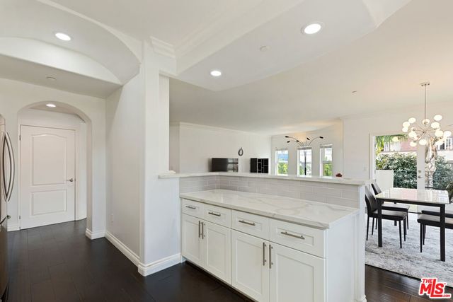 1862 S Bentley Avenue 202, Los Angeles, CA 90025