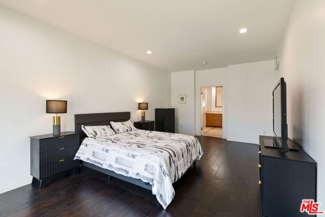 1862 S Bentley Avenue 202, Los Angeles, CA 90025
