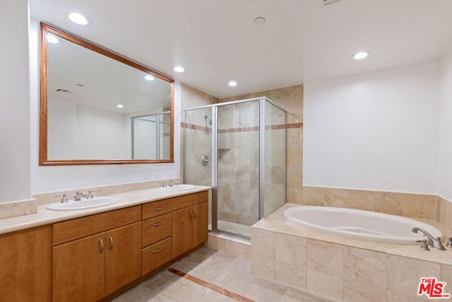 1862 S Bentley Avenue 202, Los Angeles, CA 90025