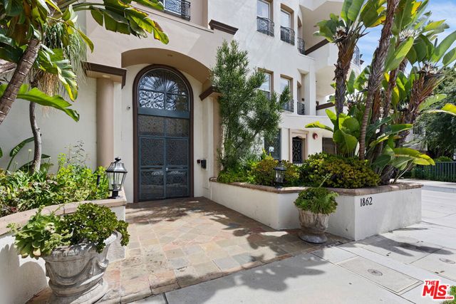 1862 S Bentley Avenue 202, Los Angeles, CA 90025