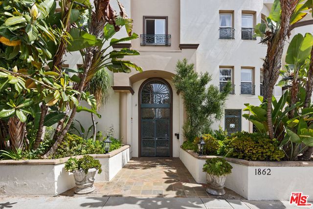 1862 S Bentley Avenue 202, Los Angeles, CA 90025