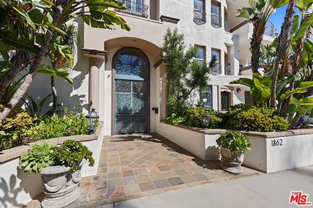 1862 S Bentley Avenue 202, Los Angeles, CA 90025