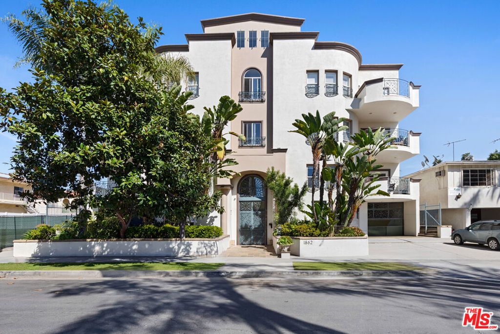 1862 S Bentley Avenue 202, Los Angeles, CA 90025