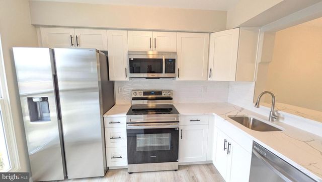 546 DAHLGREEN RD, Glen Burnie, MD 21061