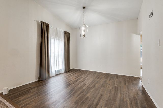 5220 Bartlett Drive, The Colony, TX 75056