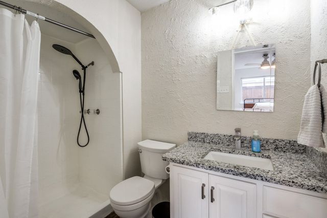 5220 Bartlett Drive, The Colony, TX 75056