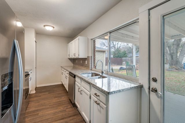 5220 Bartlett Drive, The Colony, TX 75056