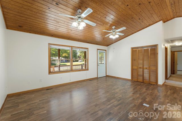 2008 Rock Springs Circle, Denver, NC 28037