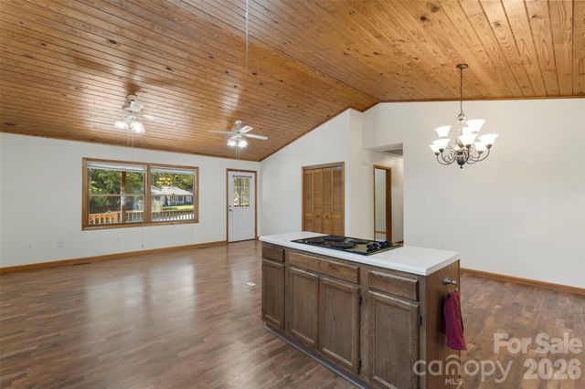 2008 Rock Springs Circle, Denver, NC 28037