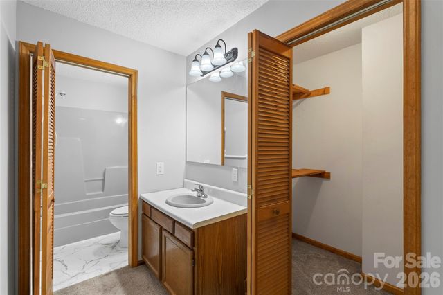 2008 Rock Springs Circle, Denver, NC 28037