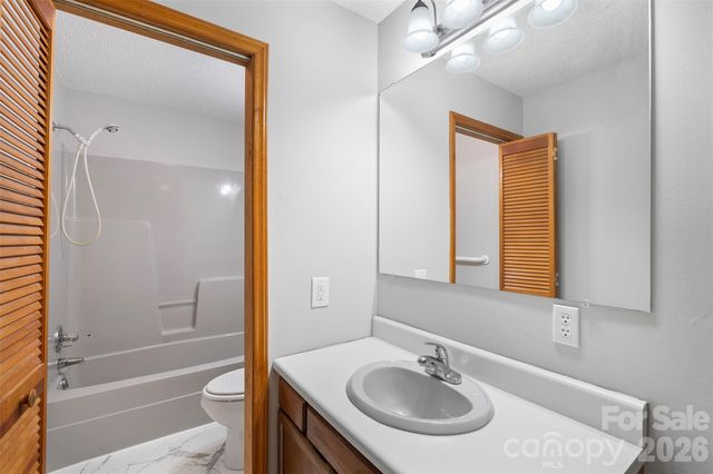 2008 Rock Springs Circle, Denver, NC 28037