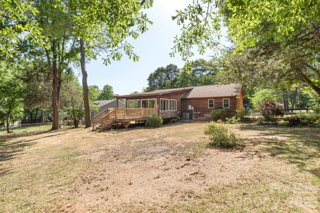 2008 Rock Springs Circle, Denver, NC 28037