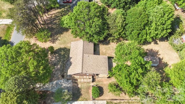 2008 Rock Springs Circle, Denver, NC 28037