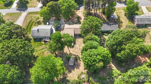 2008 Rock Springs Circle, Denver, NC 28037
