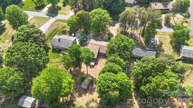2008 Rock Springs Circle, Denver, NC 28037