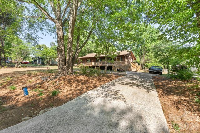 2008 Rock Springs Circle, Denver, NC 28037