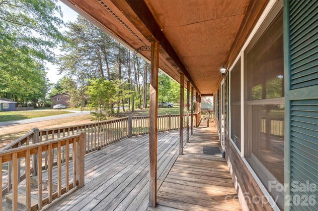 2008 Rock Springs Circle, Denver, NC 28037