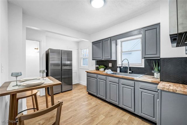 896 Indian Trail, Akron, OH 44314