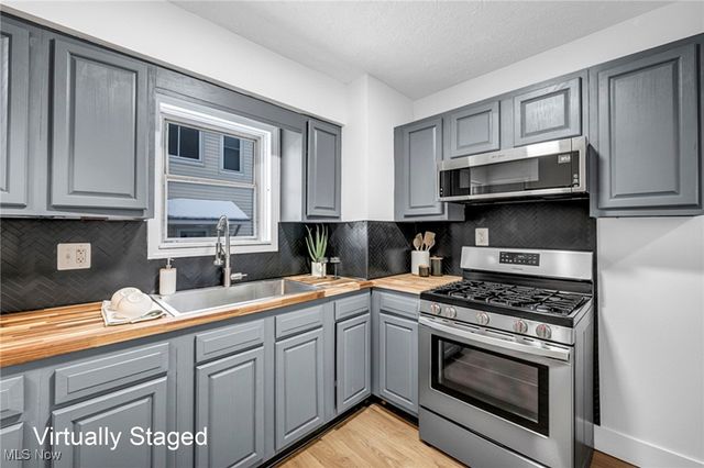 896 Indian Trail, Akron, OH 44314