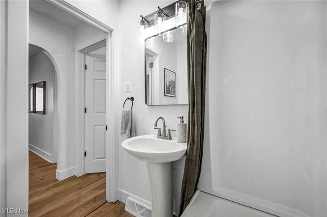 896 Indian Trail, Akron, OH 44314