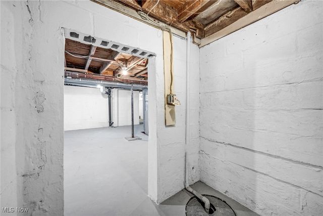 896 Indian Trail, Akron, OH 44314