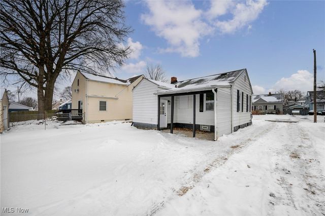 896 Indian Trail, Akron, OH 44314