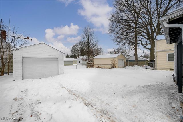 896 Indian Trail, Akron, OH 44314