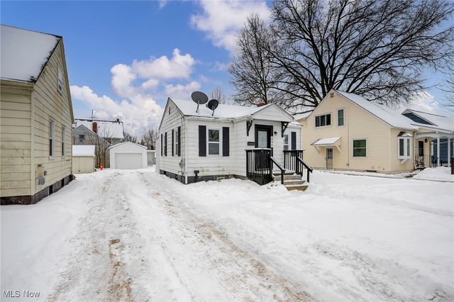 896 Indian Trail, Akron, OH 44314