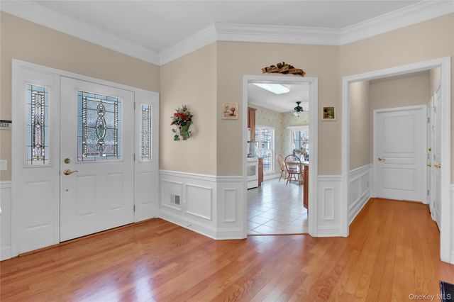 3 Louden Loop, Mount Sinai, NY 11766