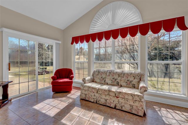 3 Louden Loop, Mount Sinai, NY 11766