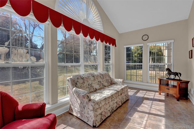 3 Louden Loop, Mount Sinai, NY 11766